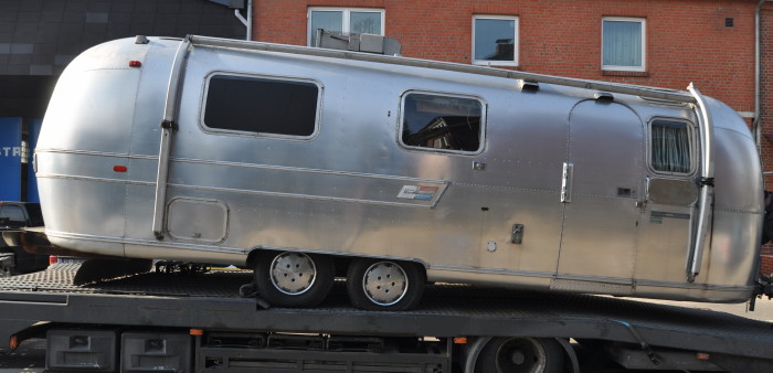 27ft_airstream_overlander_70s_a.jpg