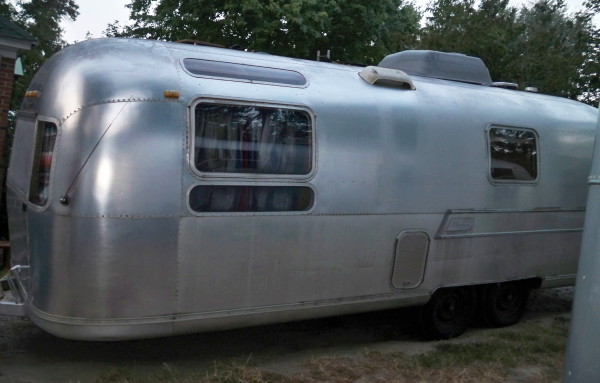 69_airstream_overlander_27ft_b.jpg