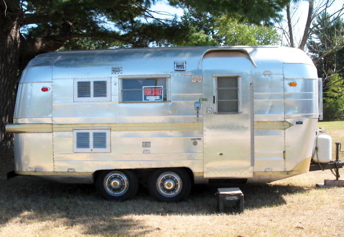 19ft_STREAMLINE_door_site.jpg