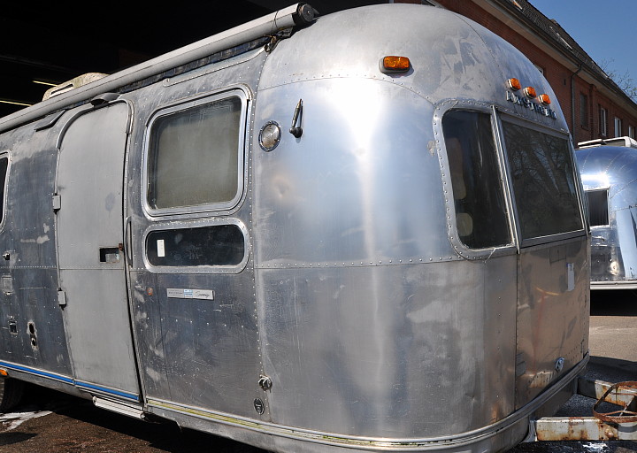 1970er_Airstream_Sovereign_Front.jpg