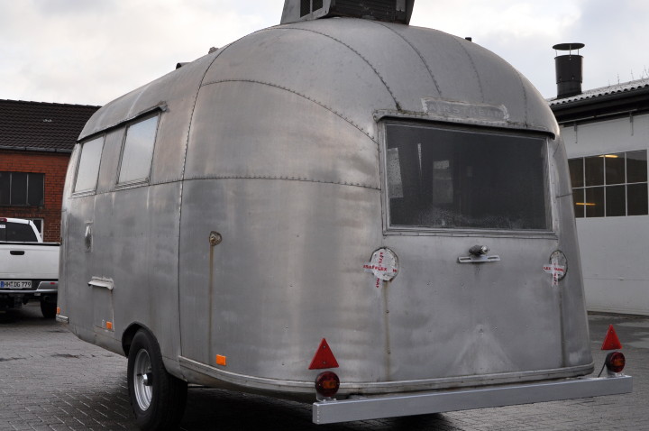 19ft_1962_Airstream_Globetrotter_01.jpg