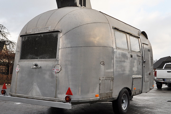 19ft_1962_Airstream_Globetrotter_02.jpg