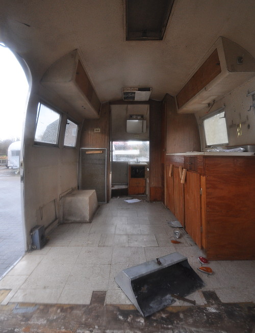 19ft_1962_Airstream_Globetrotter_09.jpg