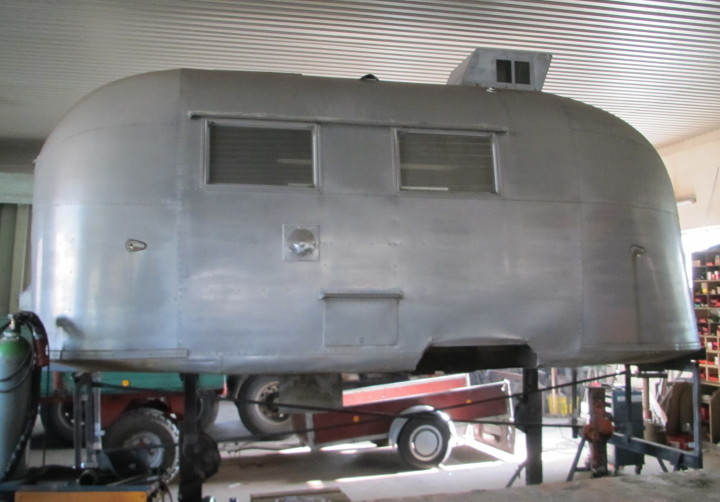 19ft_Globetrotter_1962_in_Arbeit.jpg