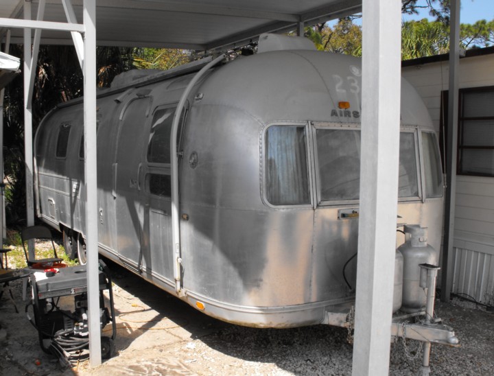 airstream_sovereign_1972_b.jpg