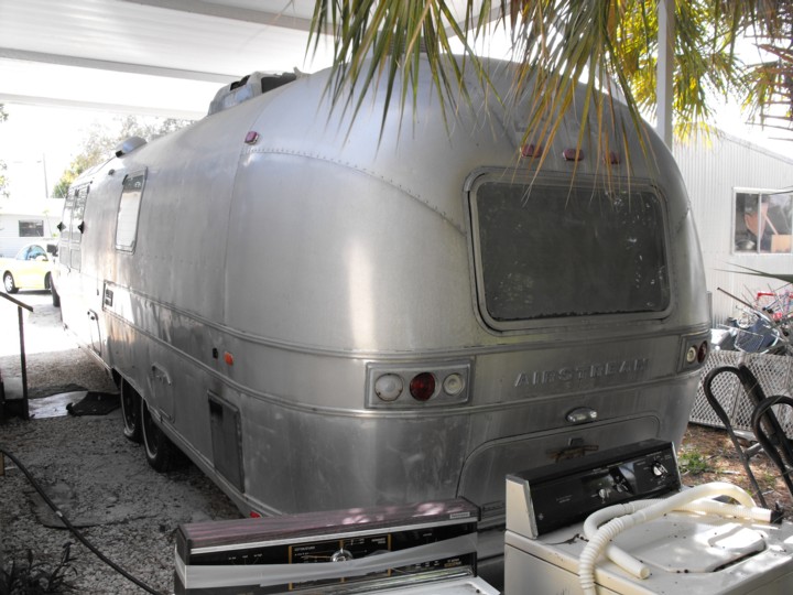 airstream_sovereign_1972_d.jpg