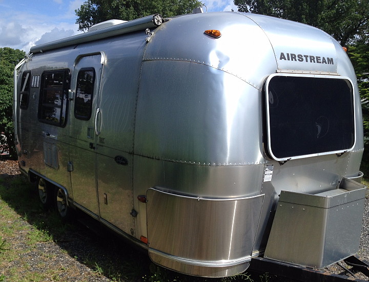 22_ft_airstream_safari_2005_a.jpg