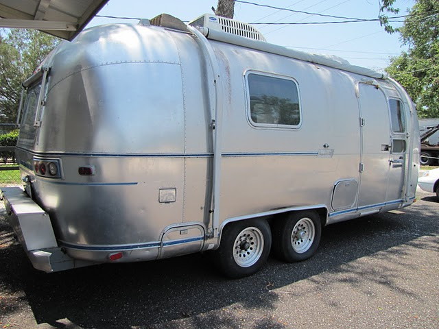 23ft_Airstream_Safari_1974.jpg