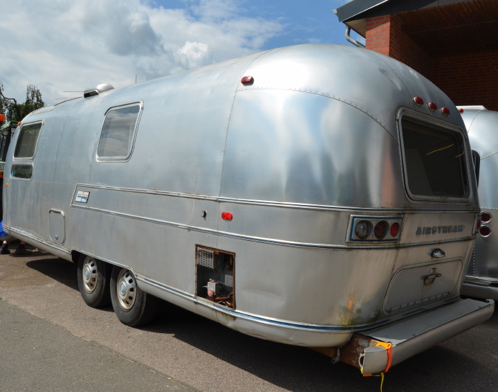 27ft_Airstream_Overlander_1969_a.jpg