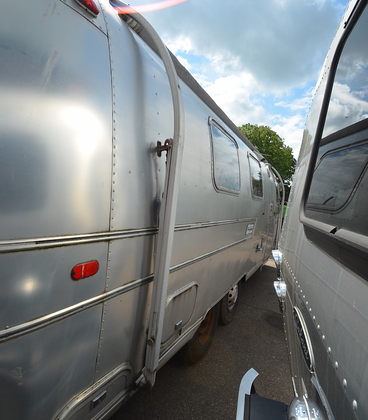 27ft_Airstream_Overlander_1969_e.jpg