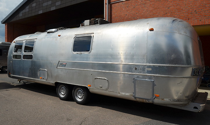31ft_Airstream_Sovereign_b.jpg