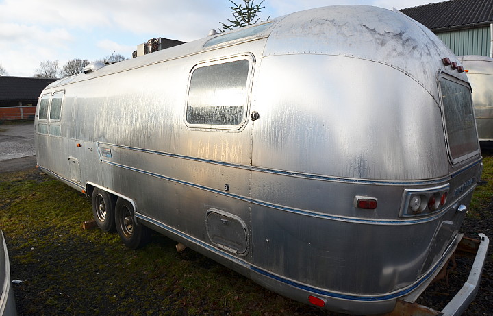 31ft_Airstream_Sovereign_1972_just_arrived.jpg