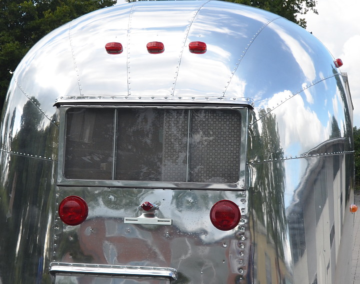 16_ft_Airstream_Pacer_1960_rear.jpg