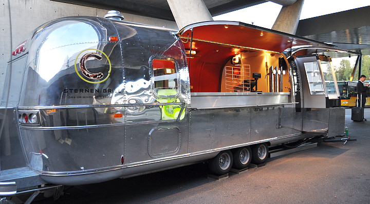 airstream4u_sonderanfertigung_am_flughafen_zurich.jpg