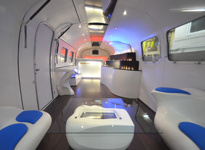 community_lounge_airstream4u.jpg