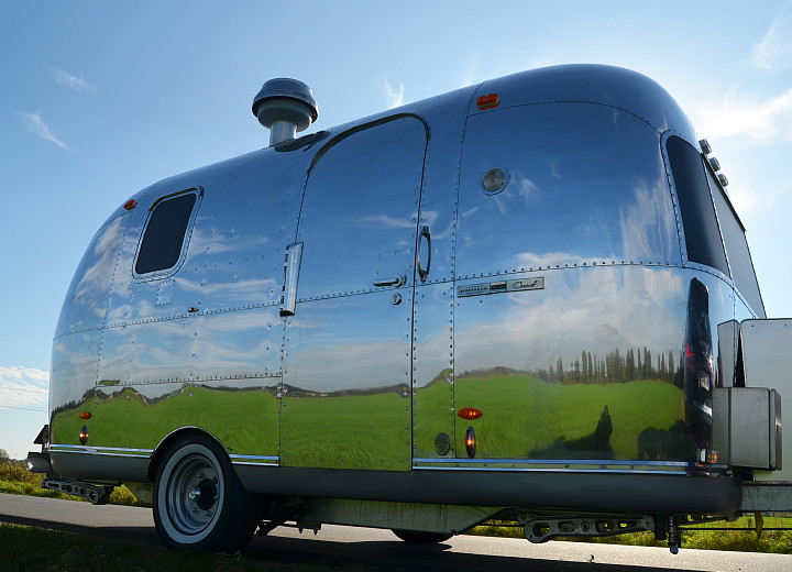 sunshine_airstream_caravel_1969.jpg