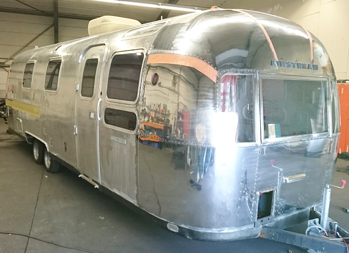 31ft_Airstream_Sovereign_1977_polished1.jpg