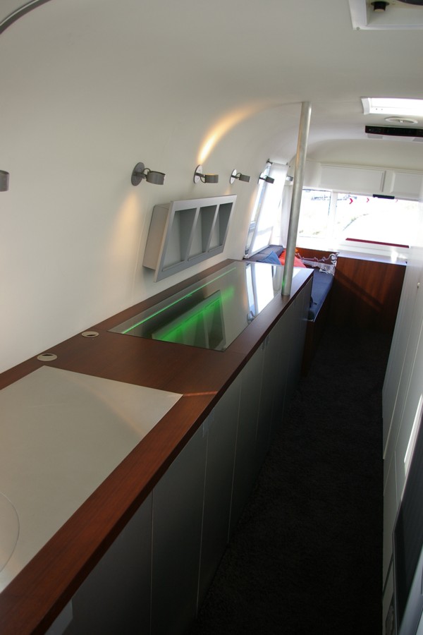 Airstream_Motorhome_Office_Eventmobile_Interior_b.jpg