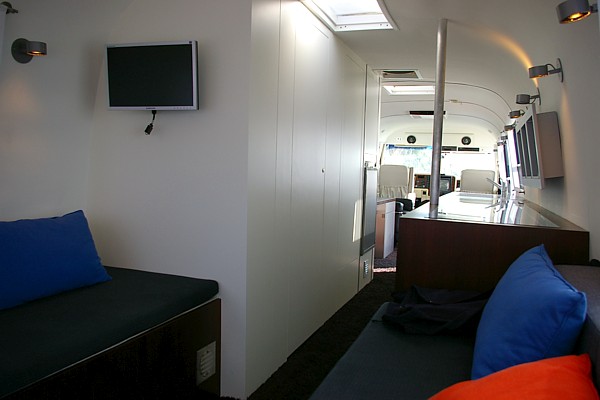 Airstream_Motorhome_Office_Eventmobile_Interior_d.jpg