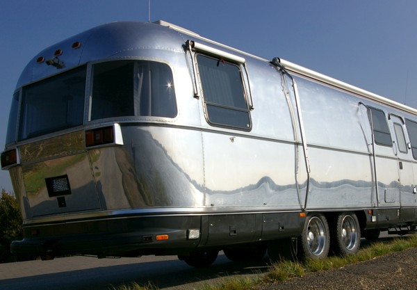 Airstream_Motorhome_Office_Eventmobile_back.jpg