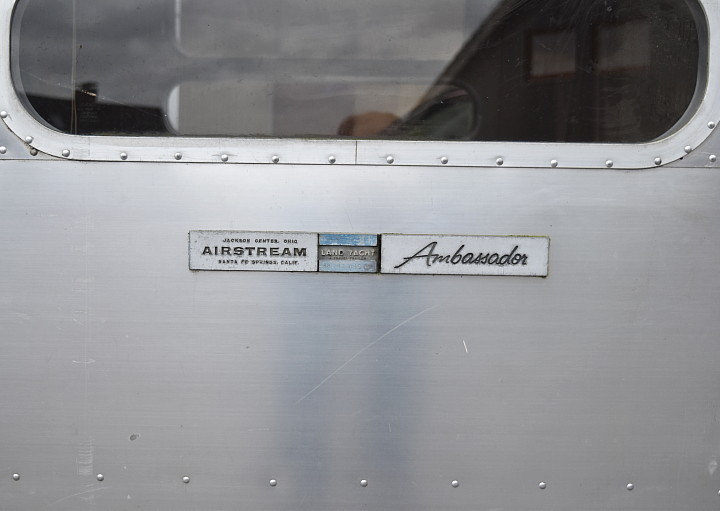 1969_Airstream_Ambassador_29_Feet_sign.jpg