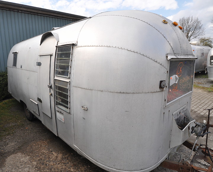 24_feet_airstream_tradewind_1961.jpg