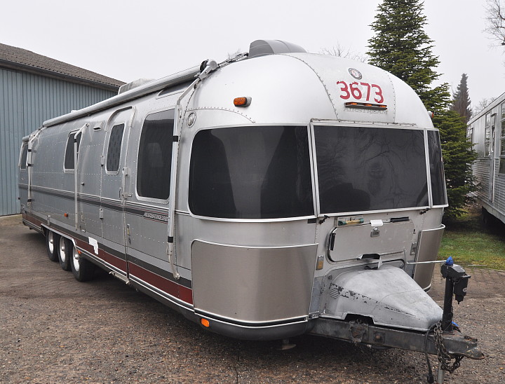 airstream_limited_1998_34ft_d.jpg