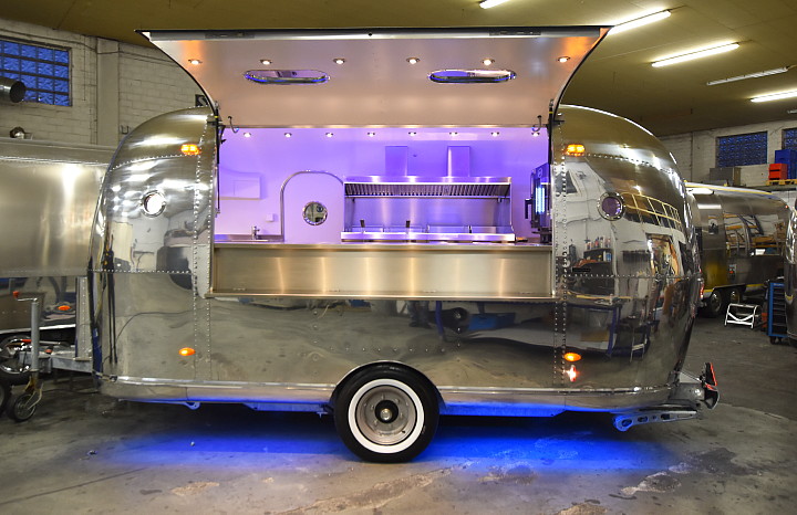 4rent_airstream4u_mobile_kitchen.jpg