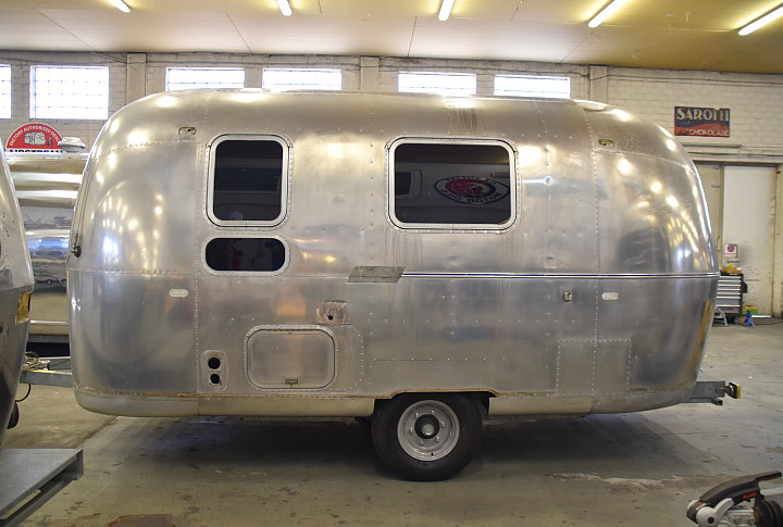 18ft_Airstream_new_chassis_subfloor_a.jpg