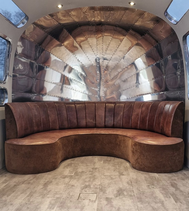 Stageliner31_lounge_sofa..jpg